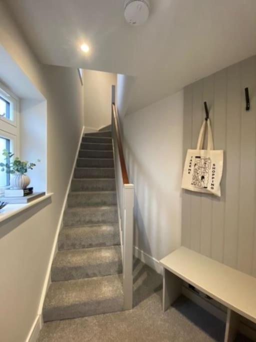 New Modern Studio Apartment Near To City Centre Salisbury Exteriér fotografie