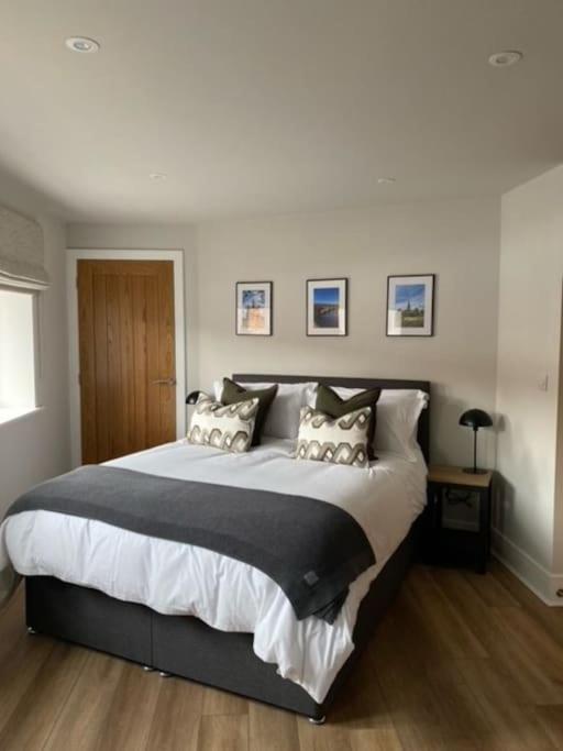 New Modern Studio Apartment Near To City Centre Salisbury Exteriér fotografie