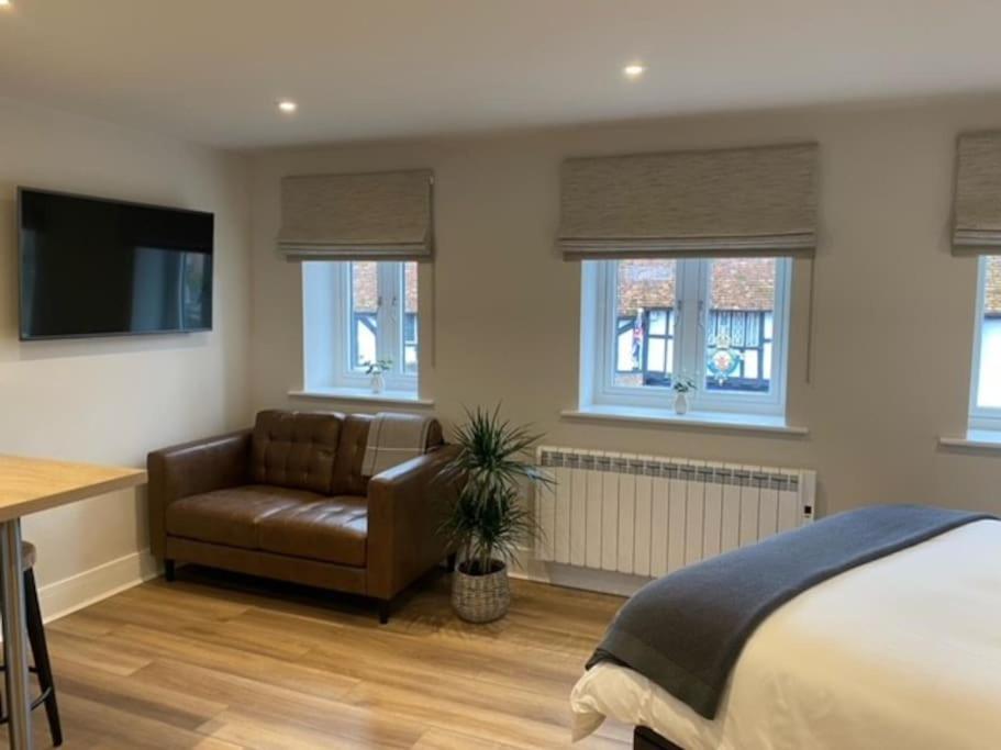 New Modern Studio Apartment Near To City Centre Salisbury Exteriér fotografie